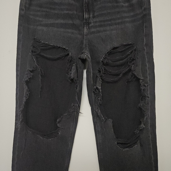 30 AMERICAN EAGLE OUTFITTER DESTROYED DISTRESSED BAGGY MOM JEANS WOMEN'S SIZE 12 - Picture 2 of 4